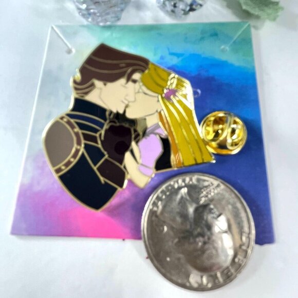 Rapunzel Tangled Lapel Pin Flynn Rider Kiss Brooch Accessories Jewelry Pin Badge - Picture 3 of 6